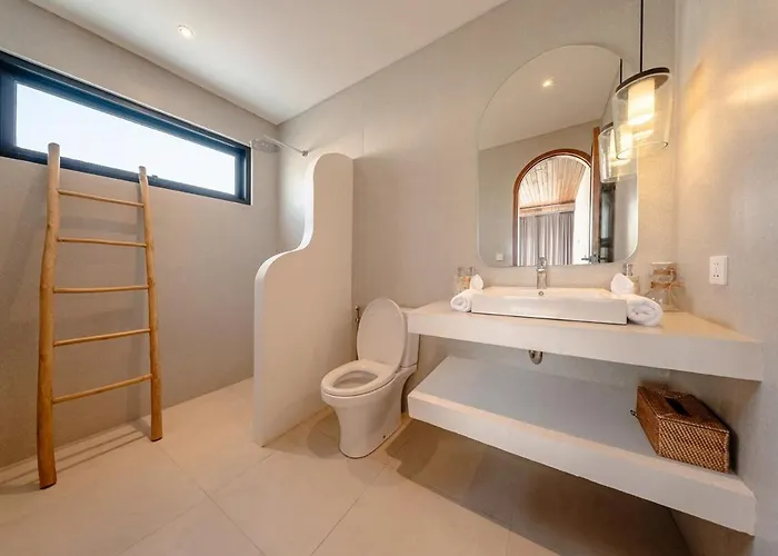 Lymera - 4br Tropical Pool Near Canggu Villa Pererenan