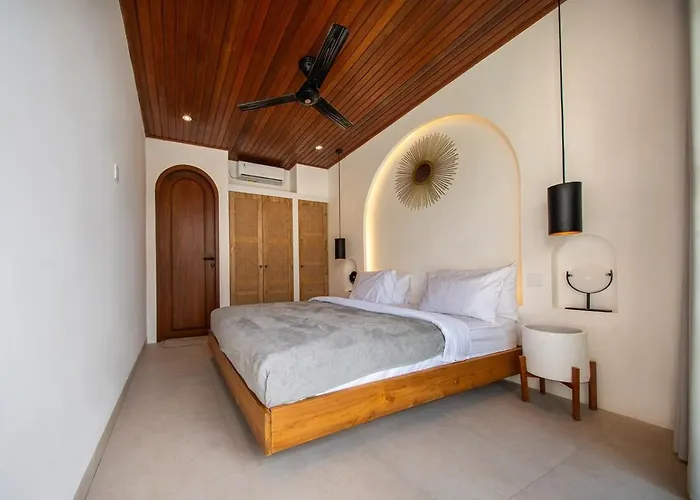 Lymera - 4br Tropical Pool Near Canggu *